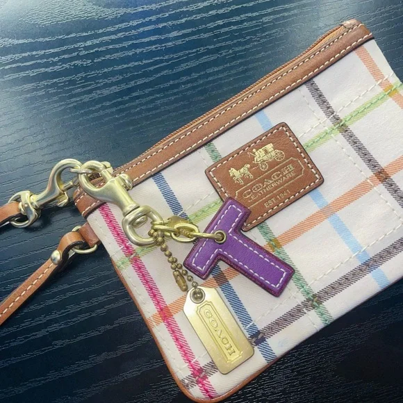 Coach Collector’s Letter "T" Charm - Two-Tone Saddle/Purple w/ two gold hangtags - Picture 7 of 9